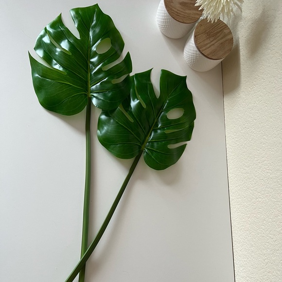 NEW 🌿 Monstera Leaves 1 Pair of REALISTIC Extra Large Faux leaves 31”x 11” - Picture 2 of 11